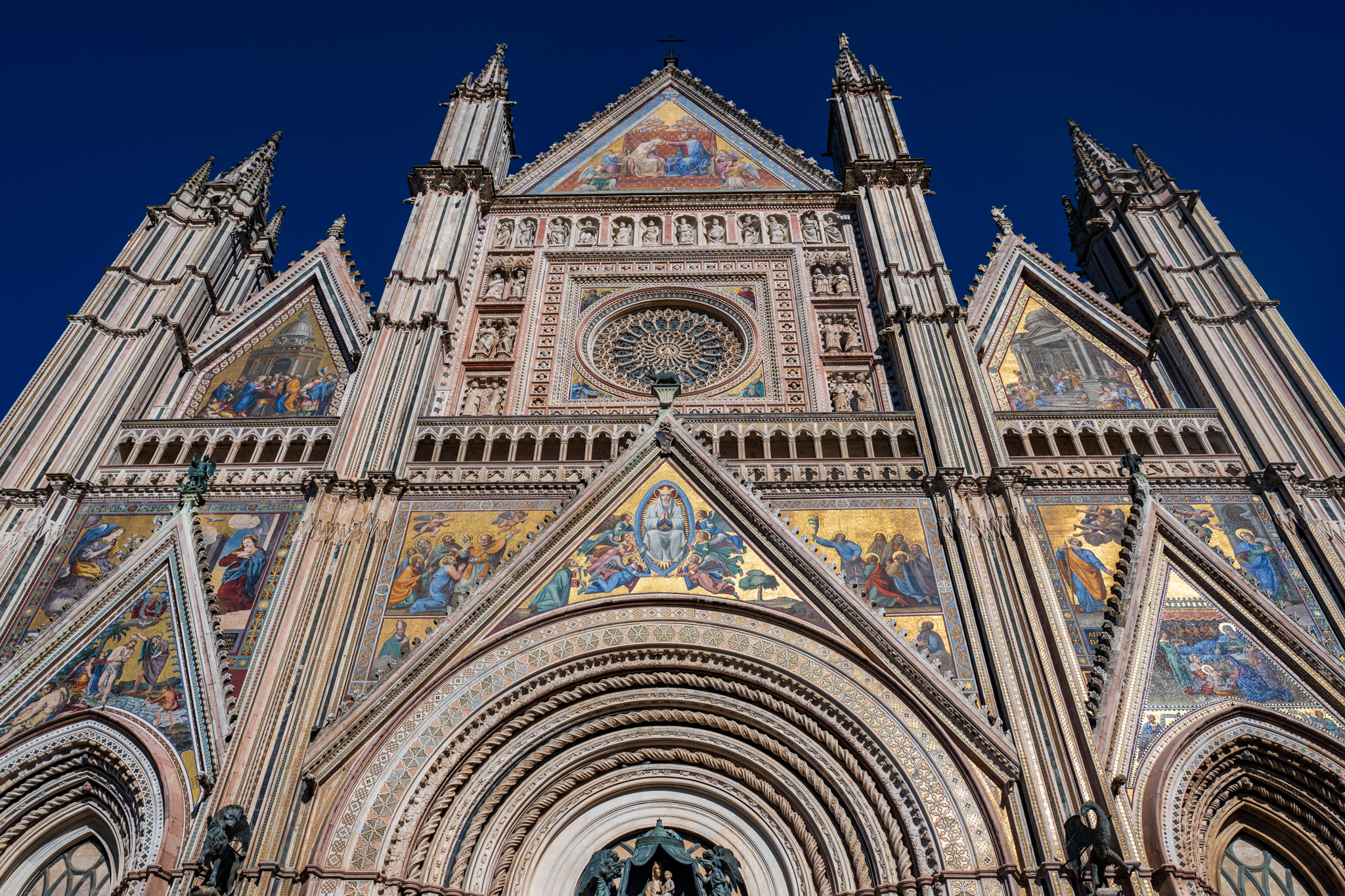 Dom z Kamienia Orvieto, blog Kasi Nowackiej , podróż na granicy trzech regionów