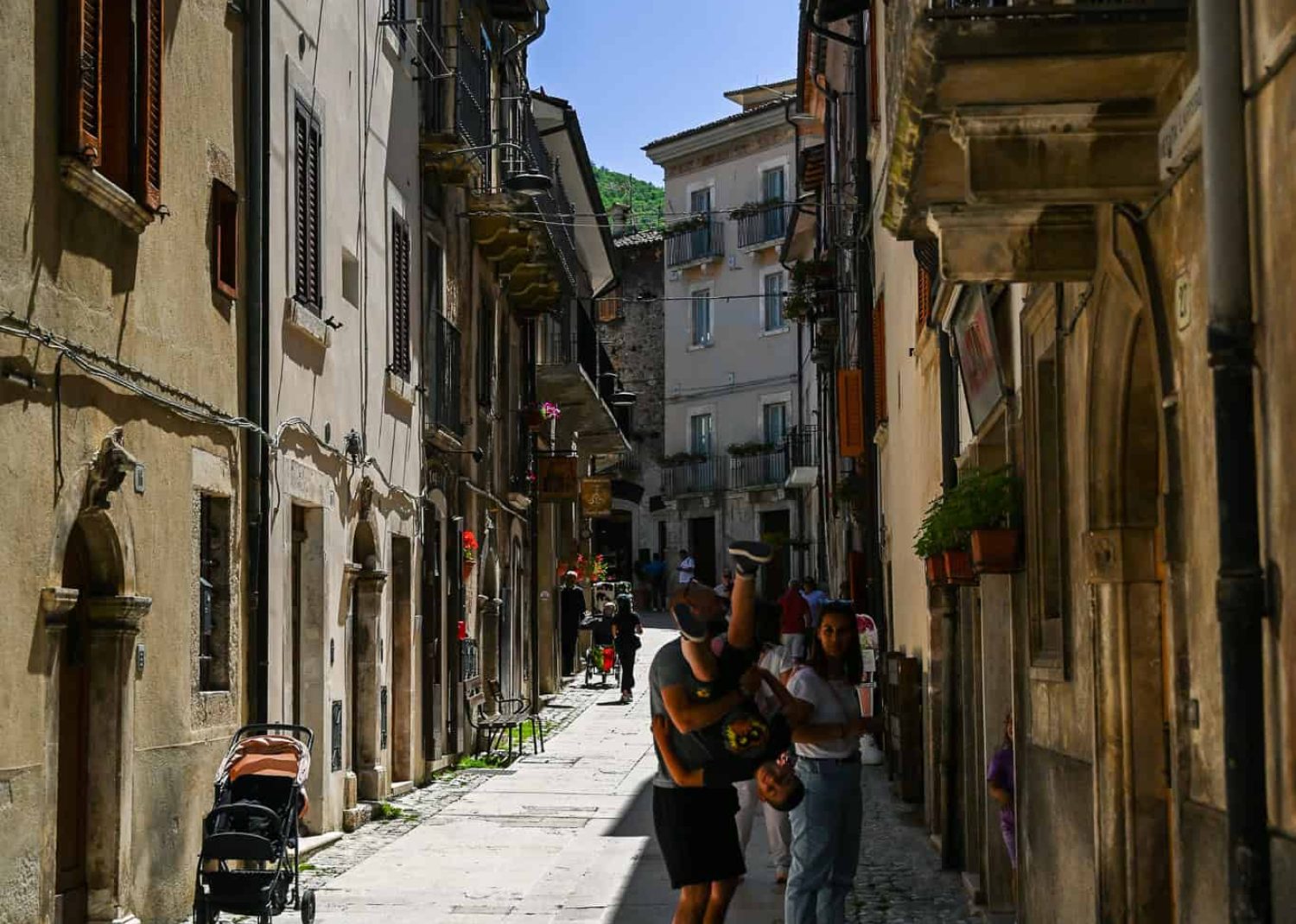Abruzzo - Scanno, jezioro, Villalago, Eremo di San Domenico - Gole del Sagittario Dom z Kamienia blog
