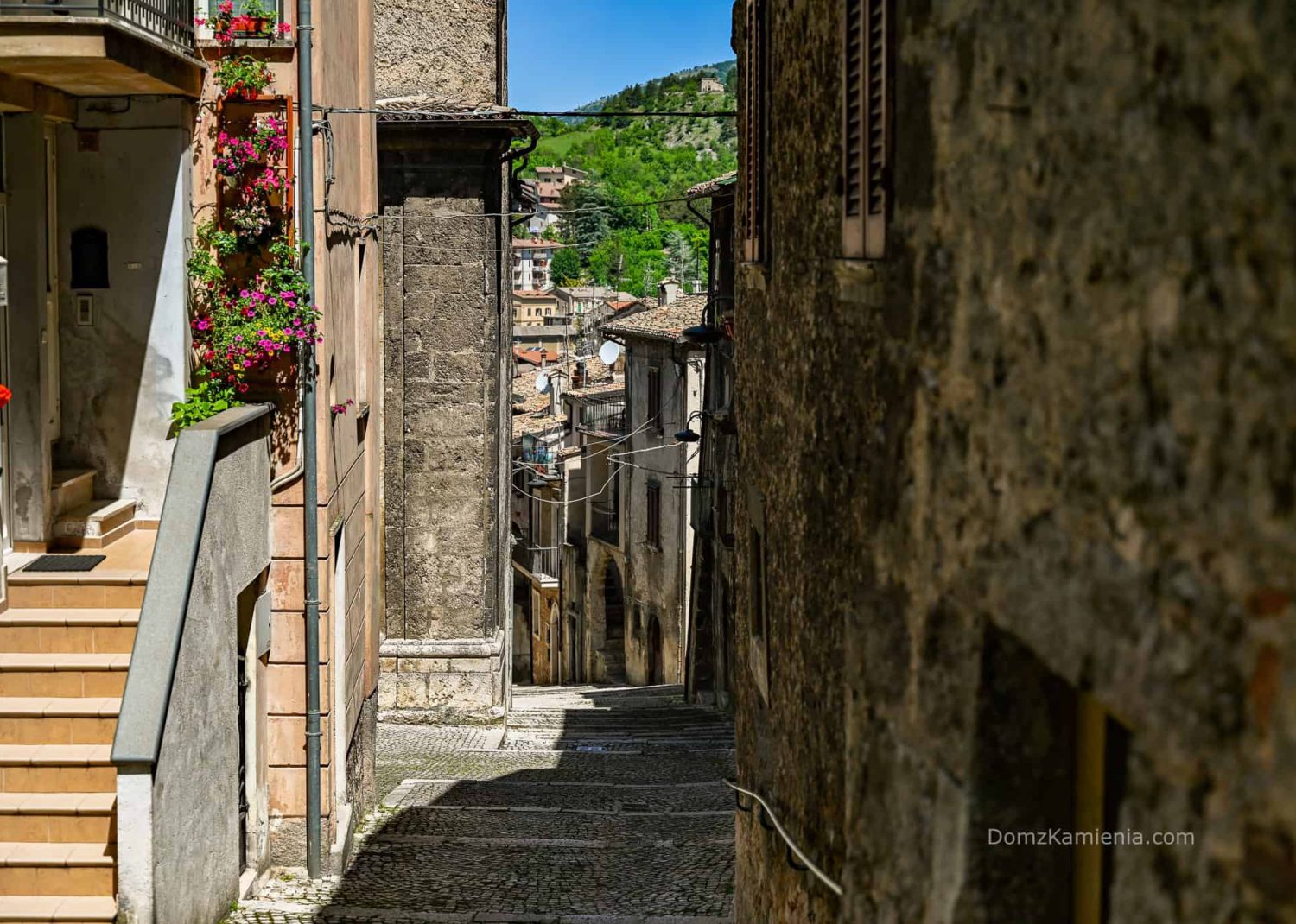 Abruzzo - Scanno, jezioro, Villalago, Eremo di San Domenico - Gole del Sagittario Dom z Kamienia blog