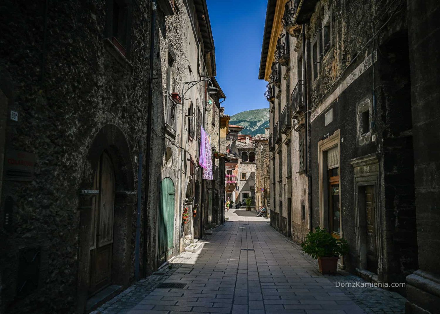 Abruzzo - Scanno, jezioro, Villalago, Eremo di San Domenico - Gole del Sagittario Dom z Kamienia blog