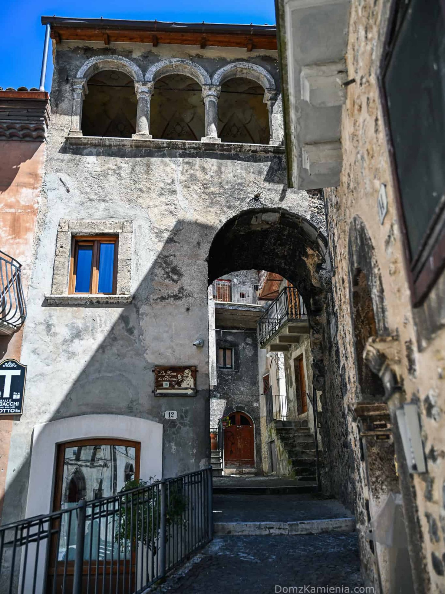 Abruzzo - Scanno, jezioro, Villalago, Eremo di San Domenico - Gole del Sagittario Dom z Kamienia blog