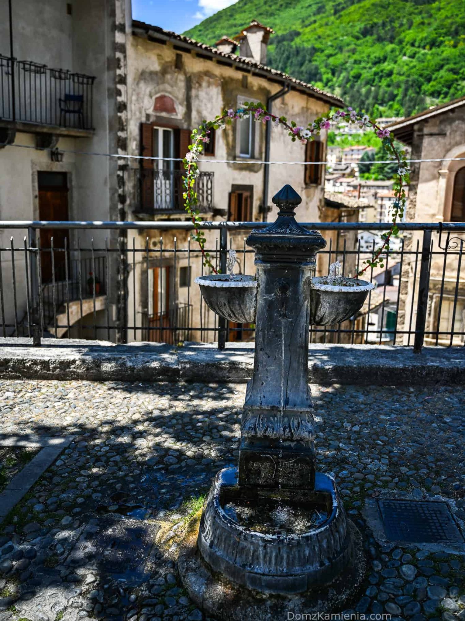 Abruzzo - Scanno, jezioro, Villalago, Eremo di San Domenico - Gole del Sagittario Dom z Kamienia blog