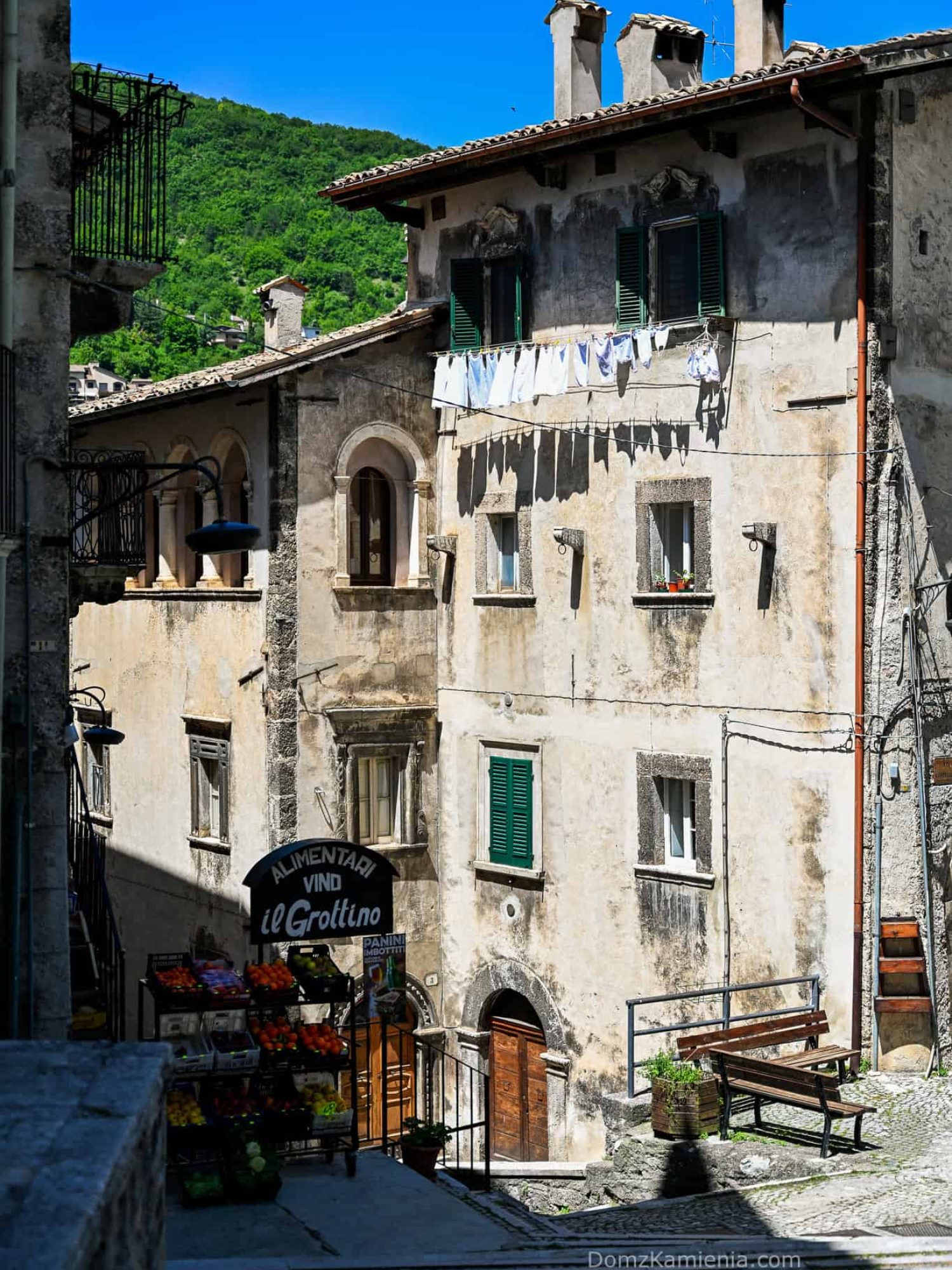 Abruzzo - Scanno, jezioro, Villalago, Eremo di San Domenico - Gole del Sagittario Dom z Kamienia blog