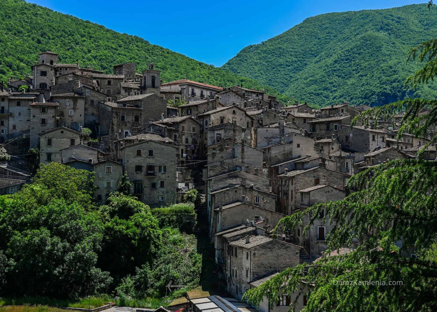 Abruzzo - Scanno, jezioro, Villalago, Eremo di San Domenico - Gole del Sagittario Dom z Kamienia blog