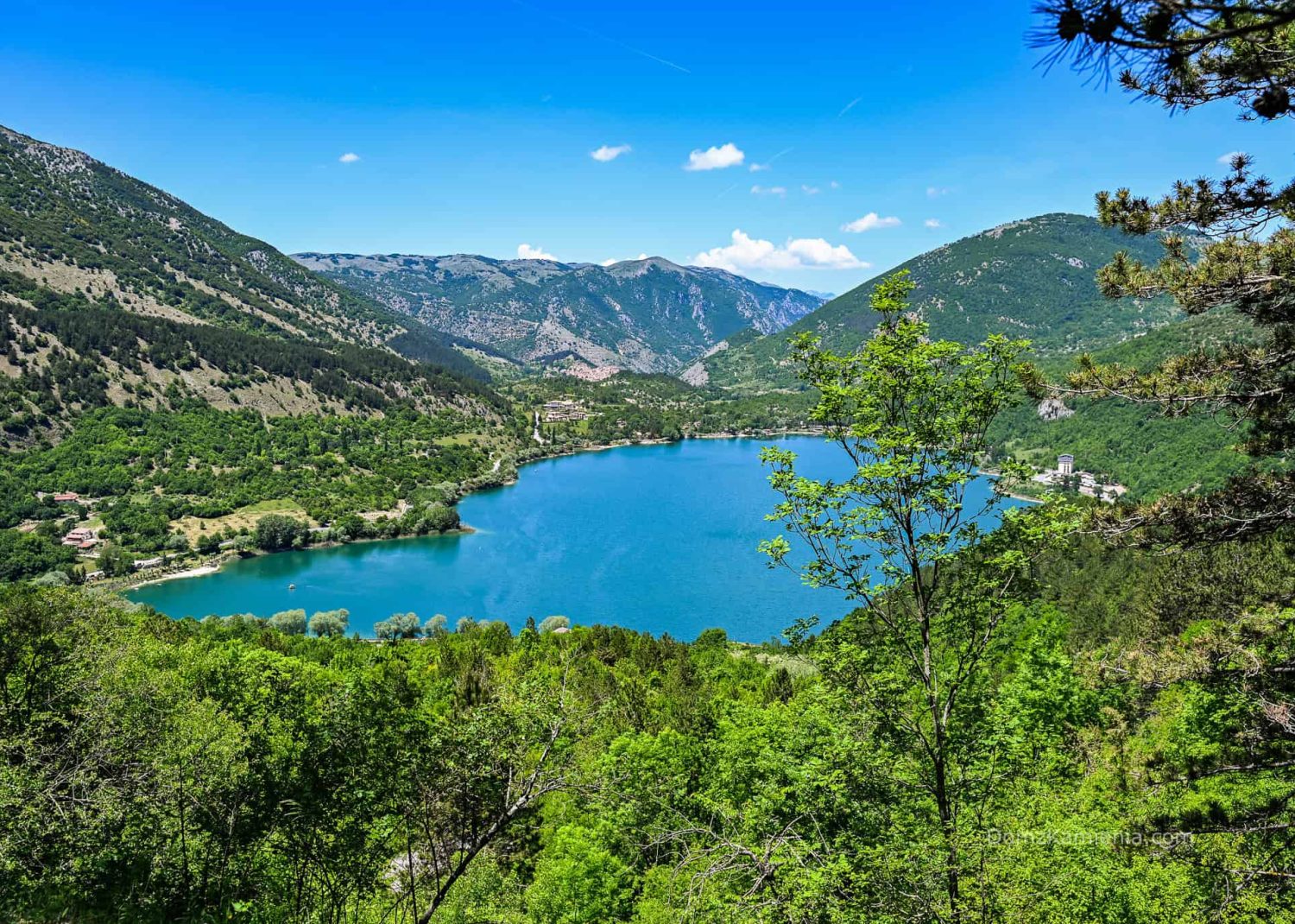 Abruzzo - Scanno, jezioro, Villalago, Eremo di San Domenico - Gole del Sagittario Dom z Kamienia blog