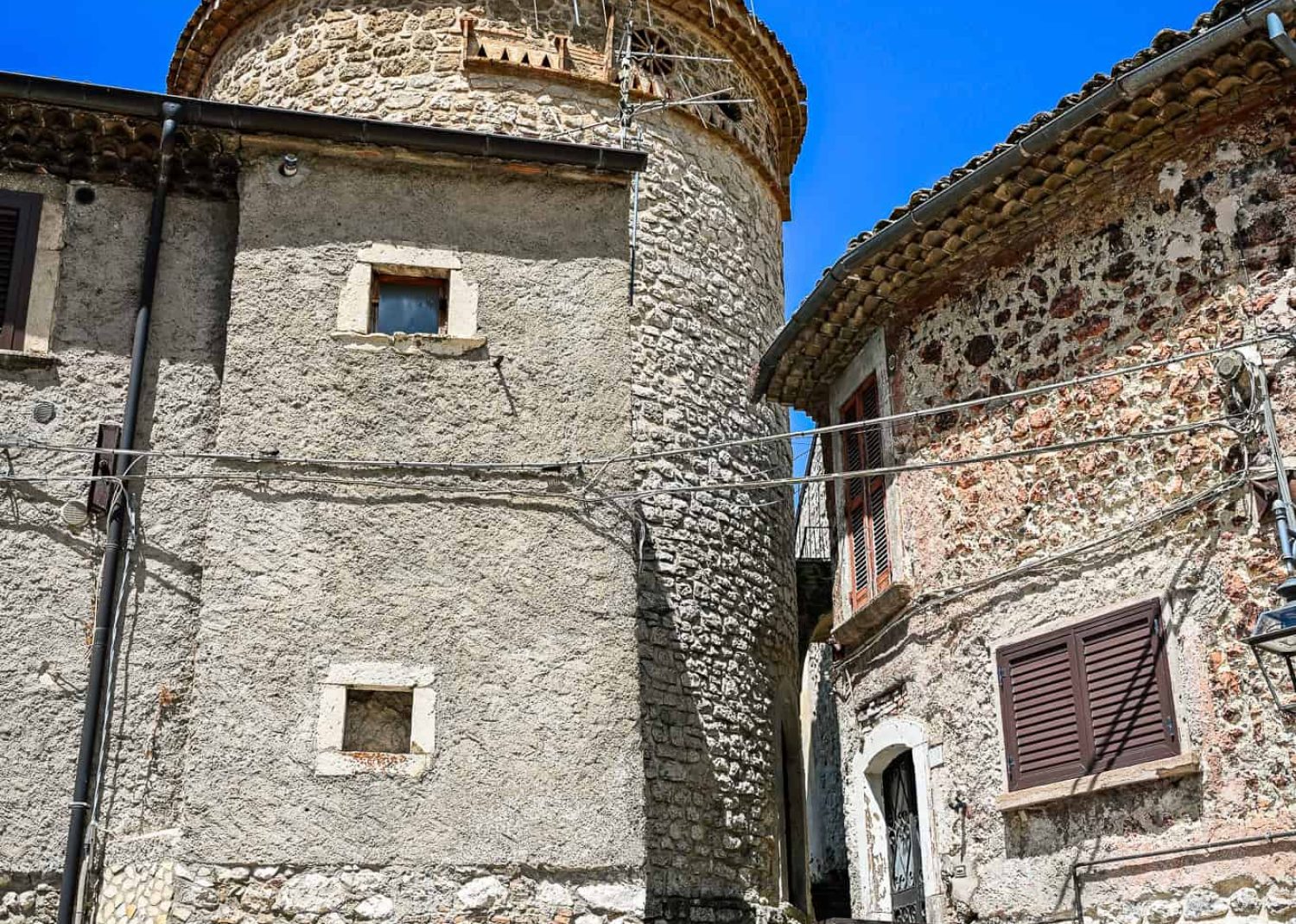 Abruzzo - Scanno, jezioro, Villalago, Eremo di San Domenico - Gole del Sagittario Dom z Kamienia blog