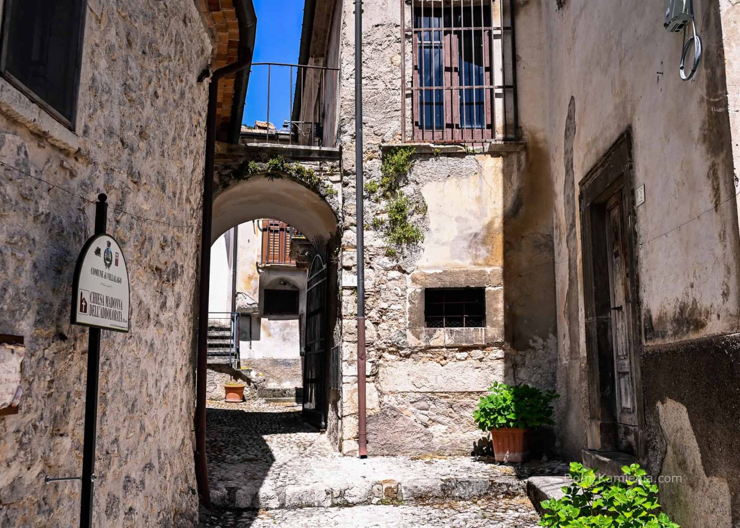 Abruzzo - Scanno, jezioro, Villalago, Eremo di San Domenico - Gole del Sagittario Dom z Kamienia blog