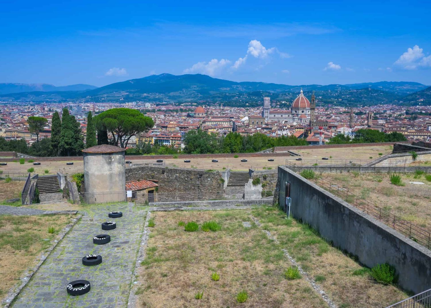 https://www.empik.com/nowe-sekrety-florencji-i-okolic-nowacka-katarzyna,p1371701941,ksiazka-p