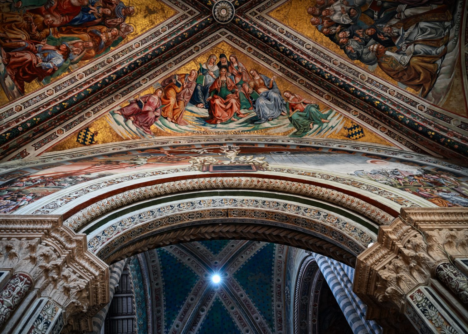 Dom z Kamienia Orvieto, blog Kasi Nowackiej , podróż na granicy trzech regionów