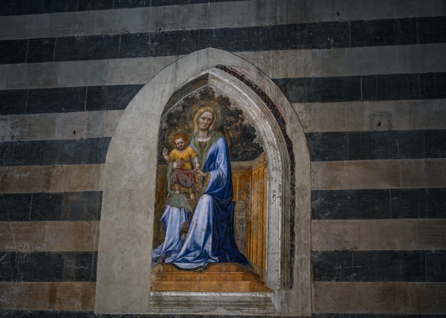 Dom z Kamienia Orvieto, blog Kasi Nowackiej , podróż na granicy trzech regionów